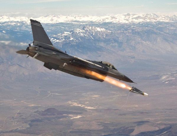 F-16-fires-Maverick.jpg